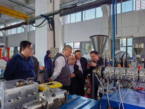 九州星際與華南理工達(dá)成戰(zhàn)略合作，兩位院士引領(lǐng)企業(yè)創(chuàng)新發(fā)展新篇章